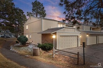 2754 S Kenton Ct