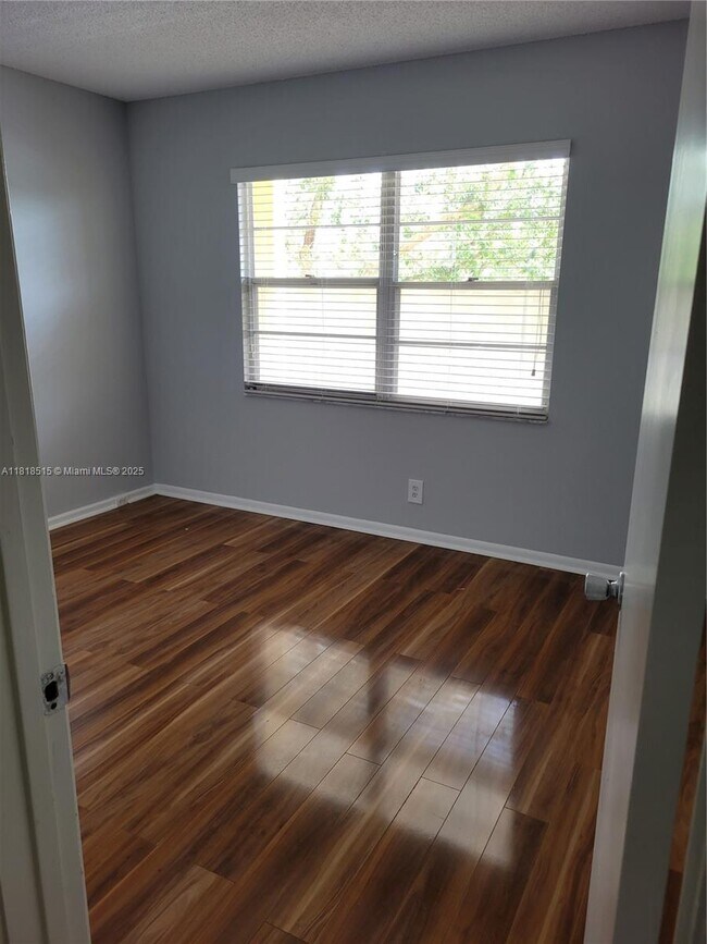 Building Photo - 1300 SW 125th Ave