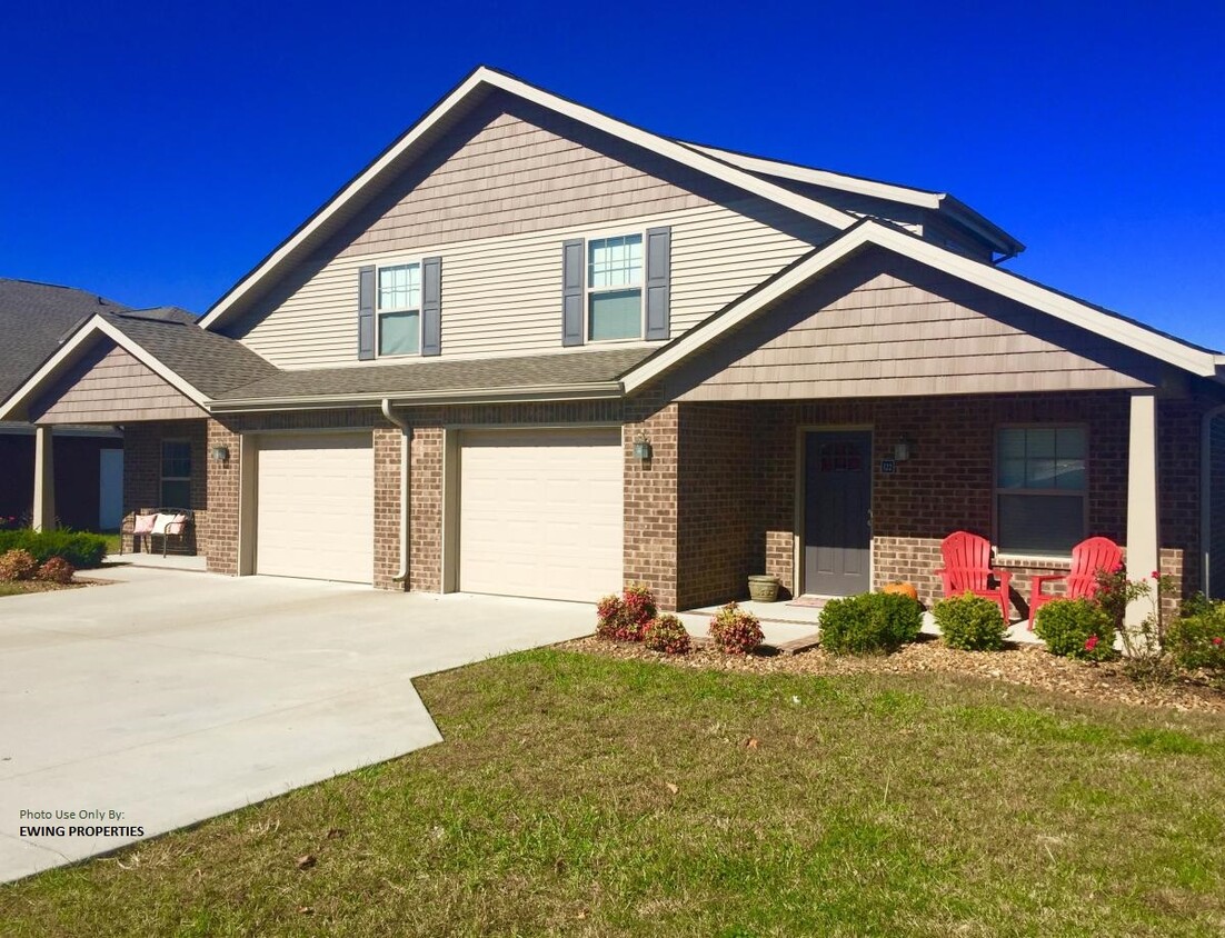 Primary Photo - 301 Hummingbird Ct