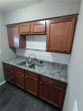 Building Photo - 217 N Hamilton St