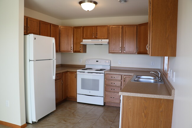 Kitchen - 2108 Arlington Trl