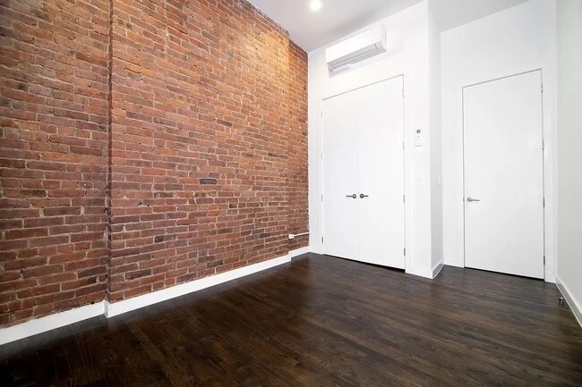 Building Photo - 30 East 14th Street