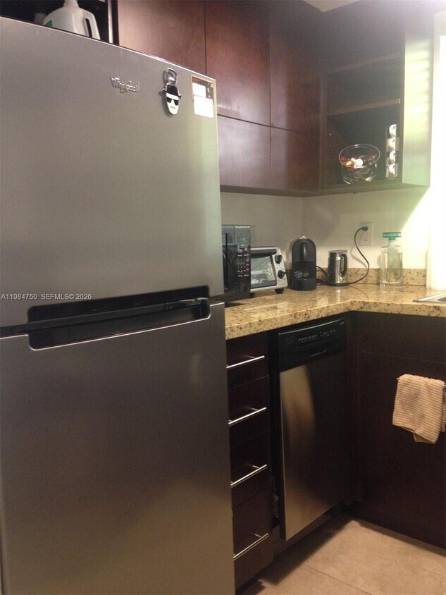 Foto del edificio - 119 Salamanca Ave