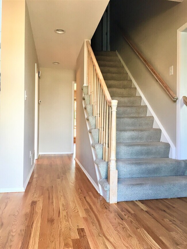 Building Photo - Beautiful 4 Bedroom Home in Timberline Ridge