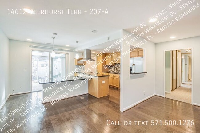 Building Photo - Welcome home to this stunning 3Bd/2Bth Cab...