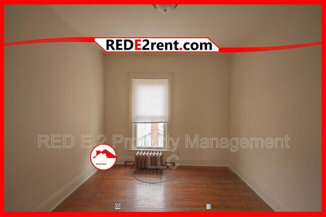 Building Photo - 113-115 Linn St