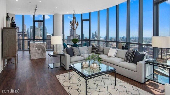 Building Photo - 3 br, 3 bath Apartment - 655 W Madison St