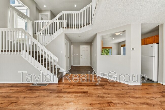 Foto del edificio - 8728 Starwood Ln