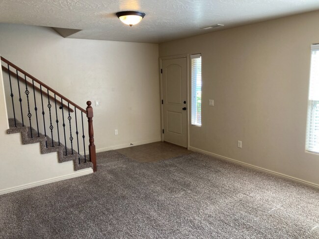 Foto del edificio - 3419 S River Rd