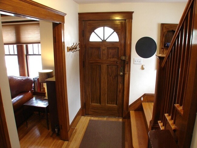 Foto del edificio - 128 Brooks Ave