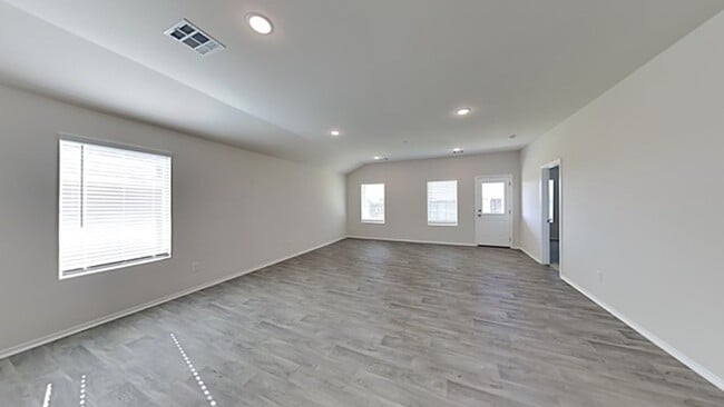 Foto del edificio - Spacious 4 Bedroom 2 Bathroom Home in Yukon Schools