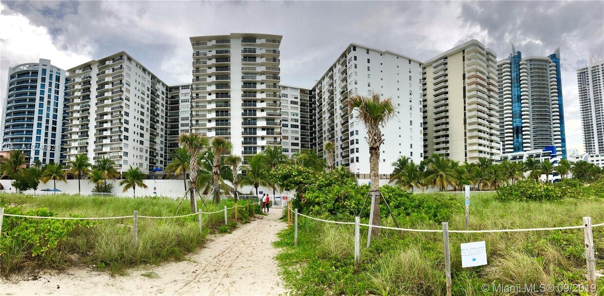 Foto principal - 6039 Collins Ave