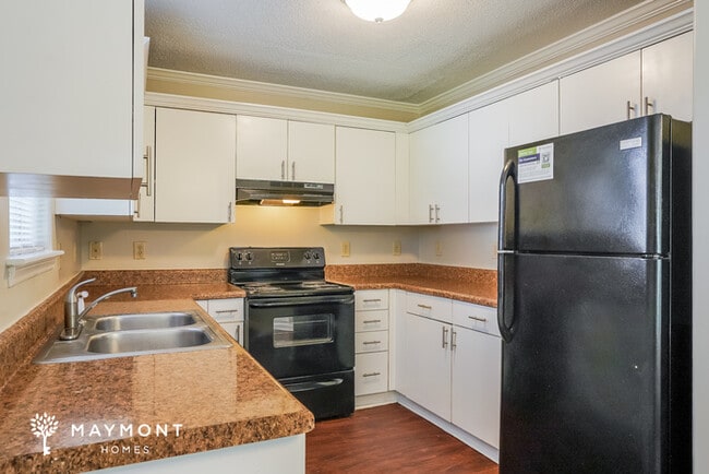 Building Photo - 1218 Kendall Dr