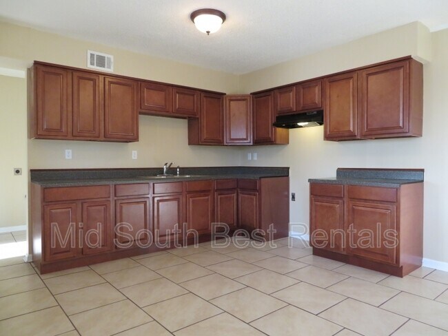 Foto del edificio - 4330 Merlcrest Cove