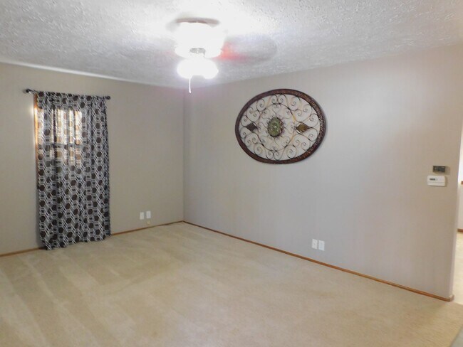 Foto del edificio - 3 bed 2 bath home