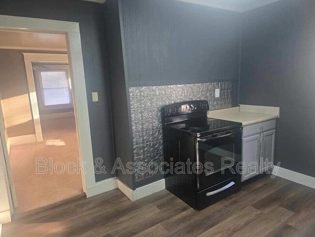 Building Photo - 222 Liberty Rd