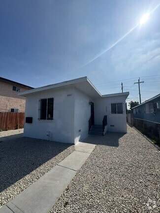 Building Photo - 8860 S Central Ave