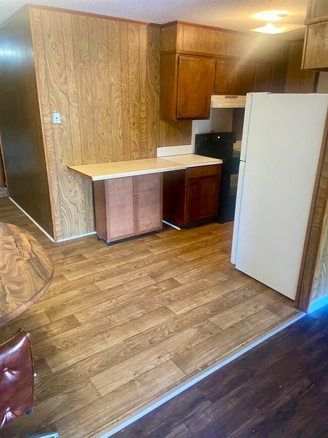 Building Photo - 2237 W Rose St