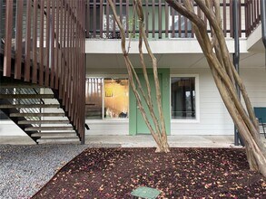 Building Photo - 2200 Dickson Dr