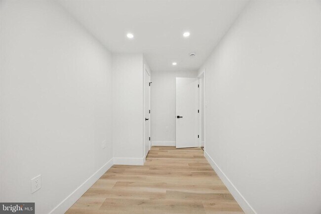 Foto del edificio - 4522 Baker St