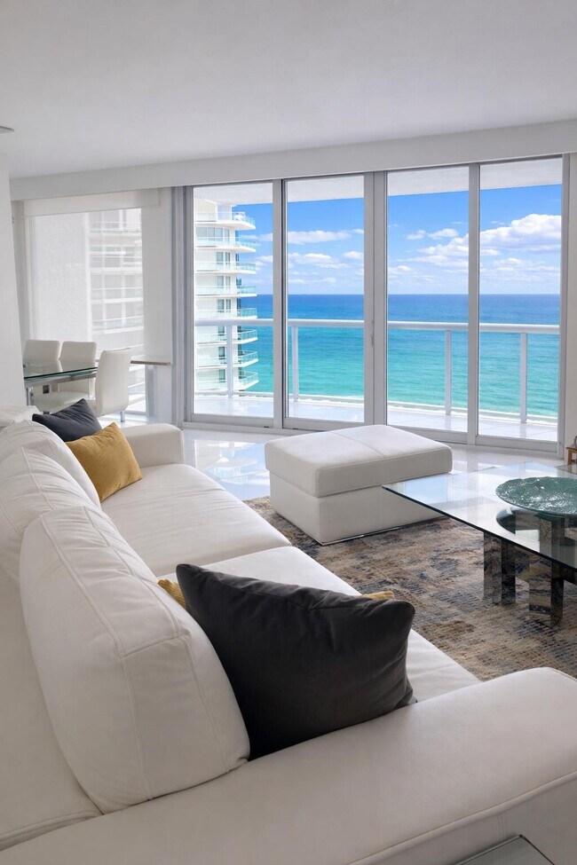 Foto del edificio - 16425 Collins Ave