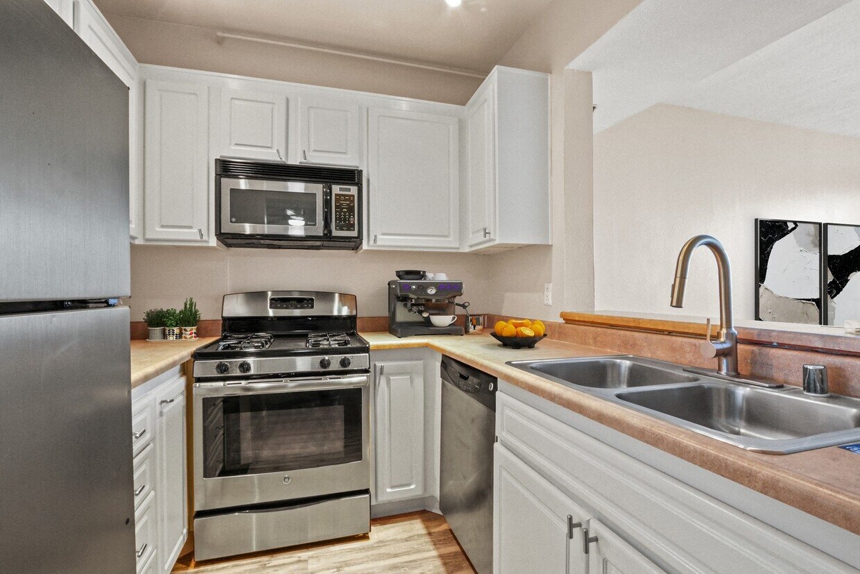 Madison Hancock Park Apartments in Los Angeles, CA