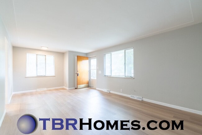 Building Photo - 8630 W 63rd Pl