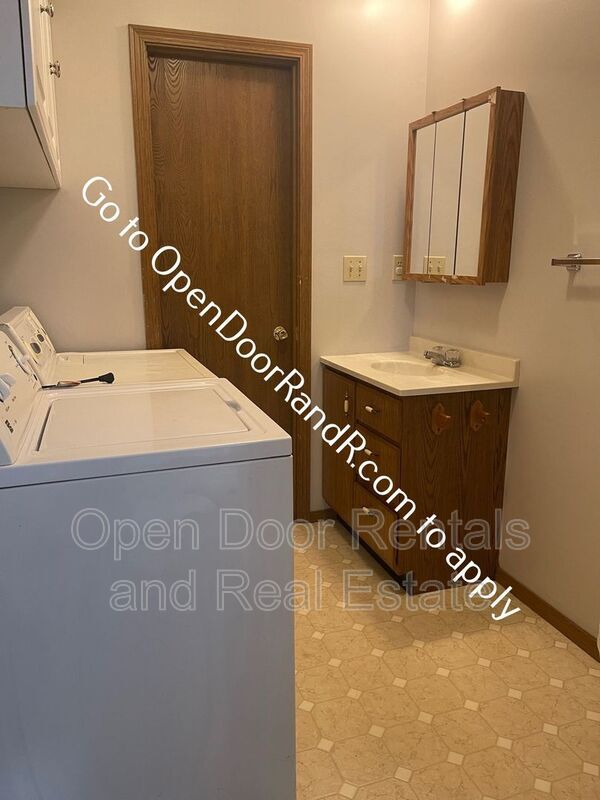 608 W Dennis St Unit Apt 1, Garrett, IN 46738 Condo for Rent in