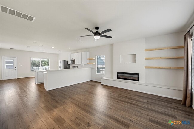 Building Photo - 209 Villars Dr