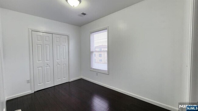 Foto del edificio - 434 Passaic Ave