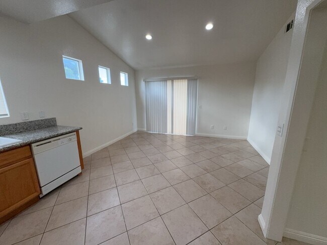 Foto del edificio - 13654 Opal Cir