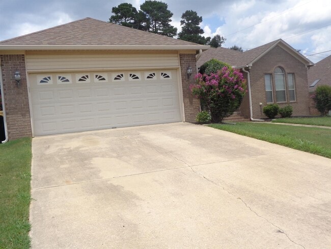 Foto del edificio - 5059 Silver Oak Dr