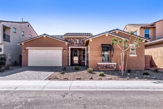 Building Photo - 8723 W Vista Ave