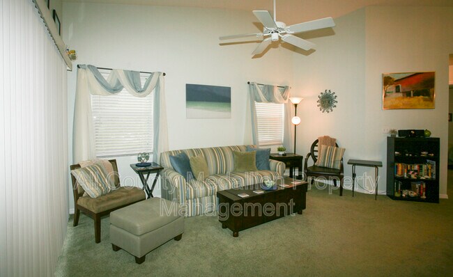 Foto del edificio - 12131 Summergate Cir