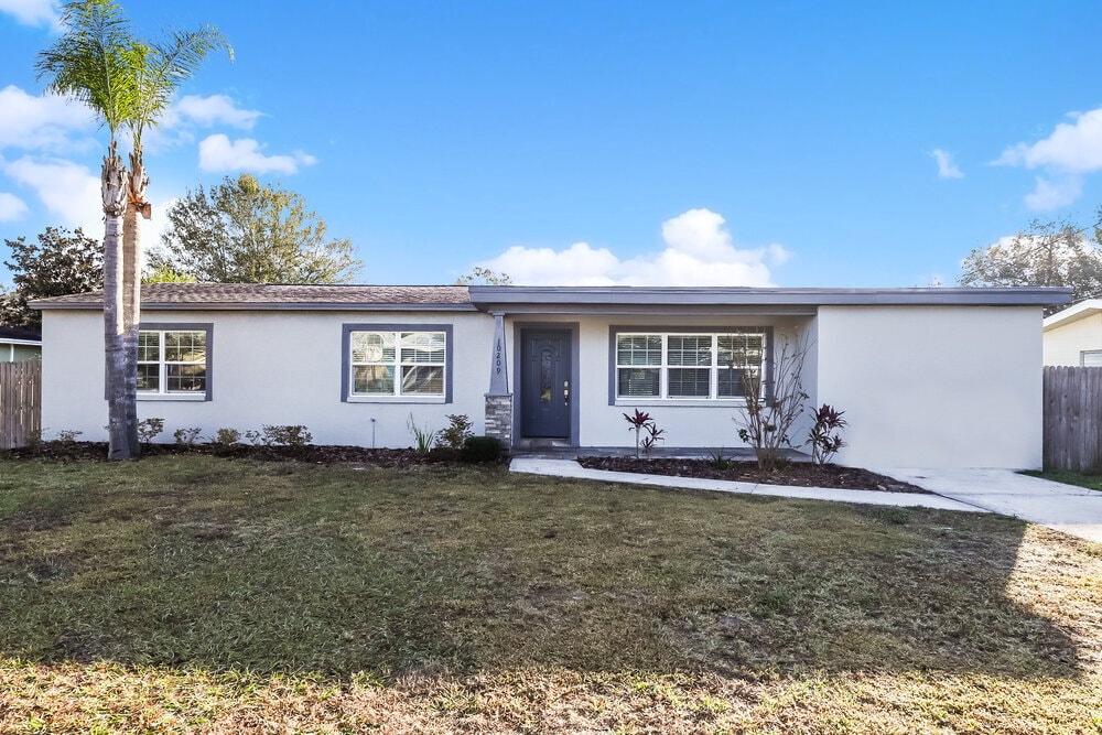 Primary Photo - 10209 N Fleetwood Dr