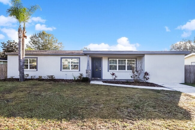 Building Photo - 10209 N Fleetwood Dr