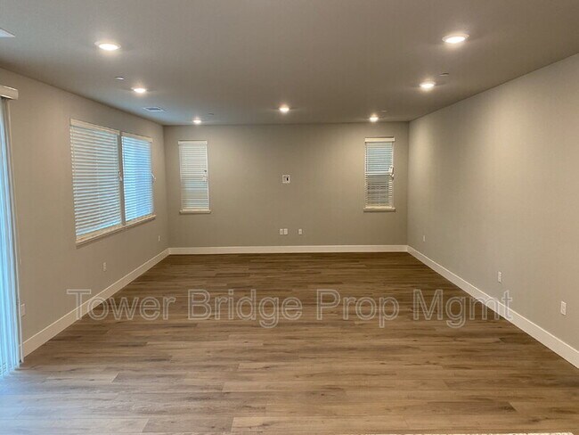 Foto del edificio - 3836 Firestar Way