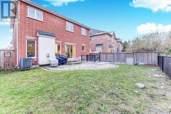 Building Photo - 14 Rushlands Cres