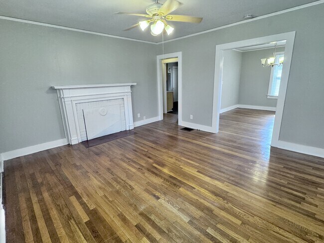 Building Photo - 5 W Marion Rd