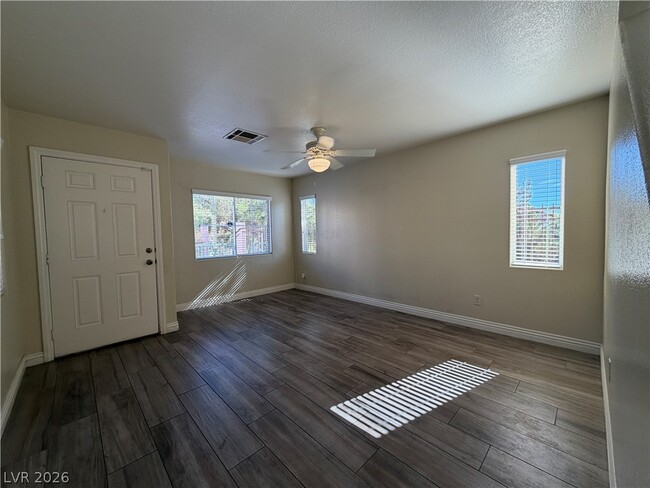 Building Photo - 10381 Coyote Cub Ave