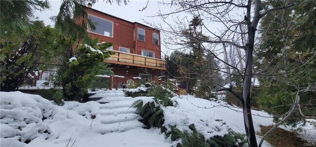 Foto del edificio - 1317 Pinetree Dr