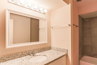 Building Photo - 9901 Sharpcrest St