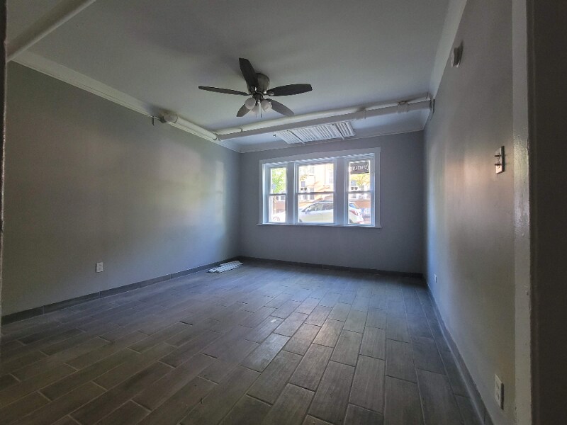 Foto principal - 6059 S Troy St