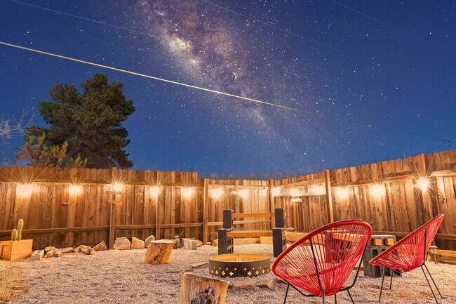 Foto del edificio - 6878 Ivanpah Ave