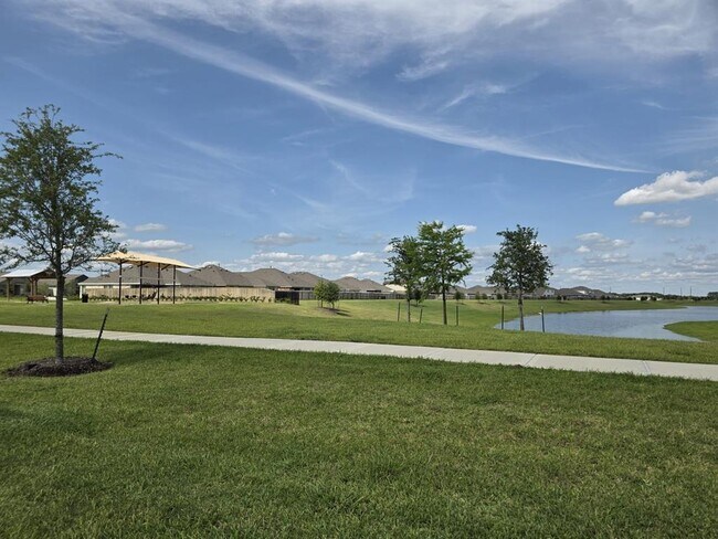 Foto del edificio - 9731 Atwood Lake Dr