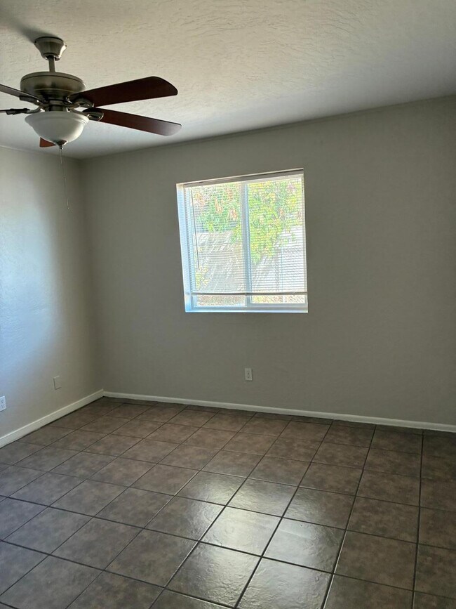 Foto del edificio - 10641 N 15th Ave