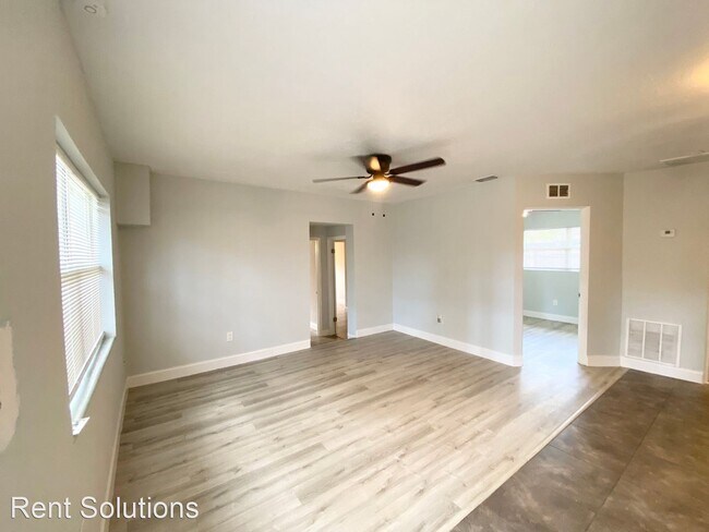 Building Photo - 3 br, 1 bath House - 2343 1/2 8th St S Rear