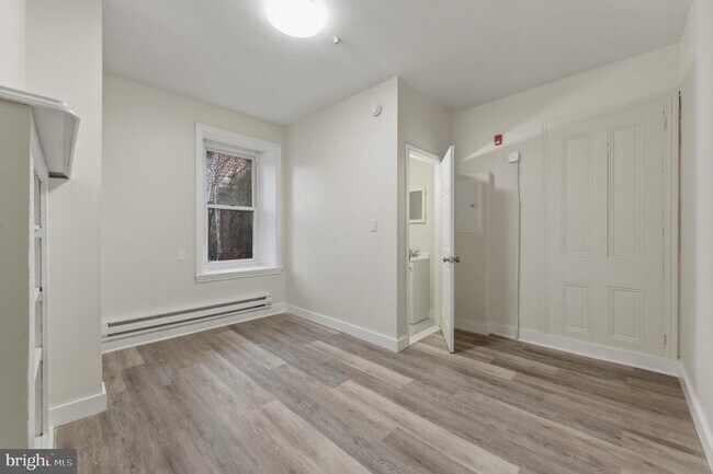 Foto del edificio - 109 W Queen Ln