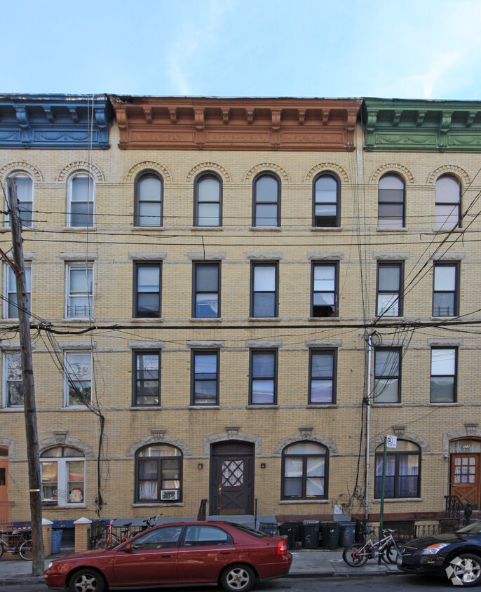 Primary Photo - 574 Morgan Ave