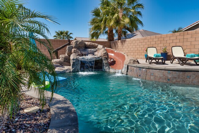Building Photo - 84480 Volare Ave